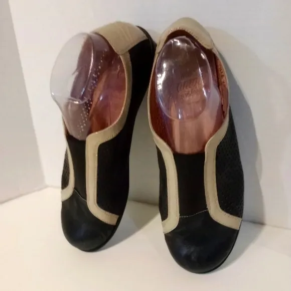 WONDERS ”MÁS AMOR POR FAVOR” PERFORATED LEATHER FLATS  Sz.‎ 11 -11.5