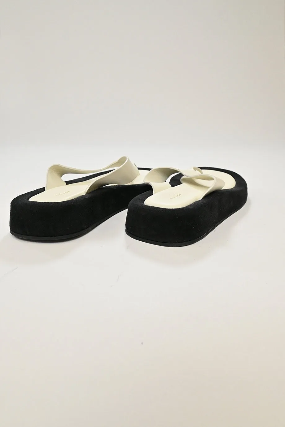 [WS6463] The Row | Flat sandals