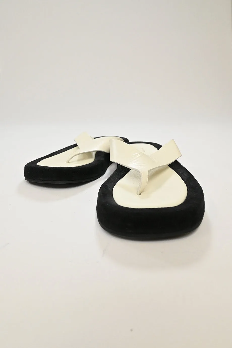 [WS6463] The Row | Flat sandals