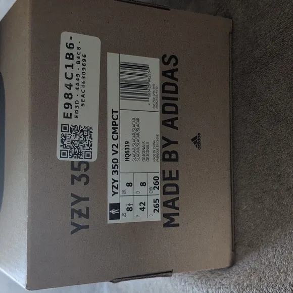 Yeezy 350 V2 Carbon