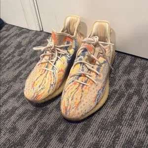 Yeezy 350v2  - OAT