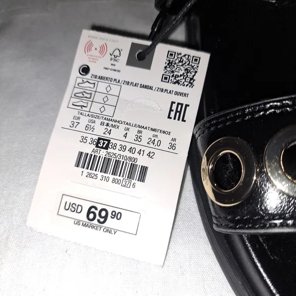 ZARA Flat Sandals W/Metallic‎ Applique Details on Straps Rounded Toe Sz 37/6.5