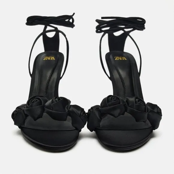 🖤ZARA FLORAL HIGH HEELED SANDALS