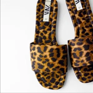 ZARA LEOPARD Satin Animal PRINT FLAT SANDALS