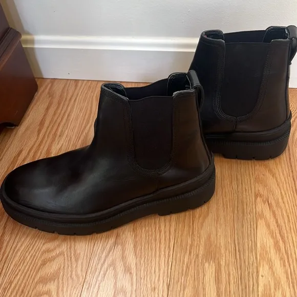 Zara Men’s EU42/9 Black Leather pull on Boots.