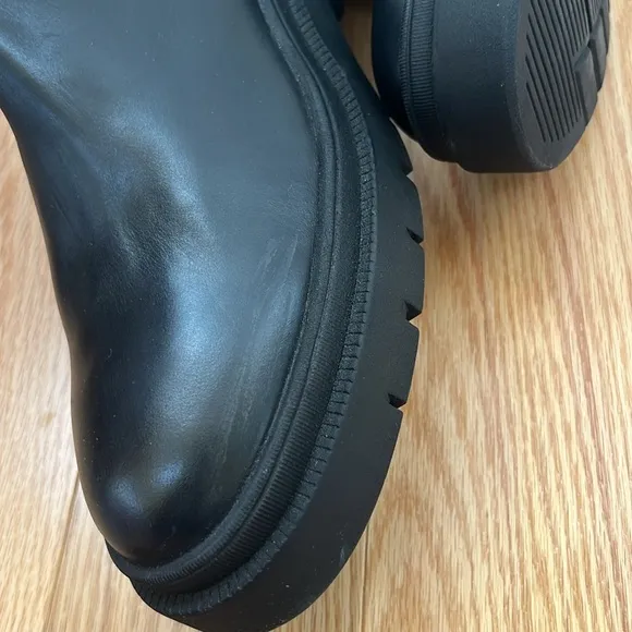 Zara Men’s EU42/9 Black Leather pull on Boots.