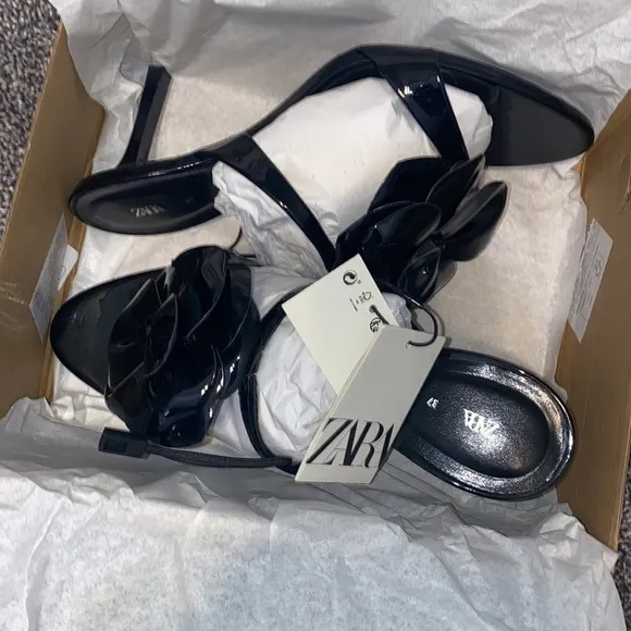 Zara NWT floral high heel sandals