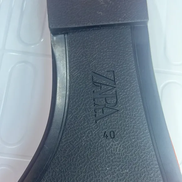 Zara summer sandals, leather with open toe, sexy with flat heel in orange,size 9