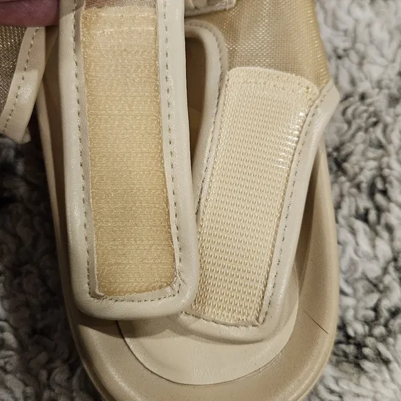 Zara SZ 41/US 10 Beige Mesh Flat Sandals With Buckles And Hook &amp; Loop Close