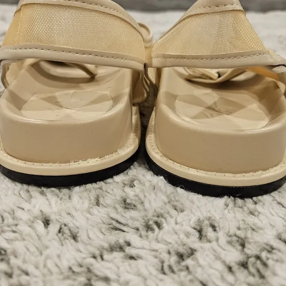 Zara SZ 41/US 10 Beige Mesh Flat Sandals With Buckles And Hook &amp; Loop Close