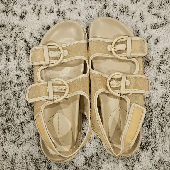 Zara SZ 41/US 10 Beige Mesh Flat Sandals With Buckles And Hook &amp; Loop Close