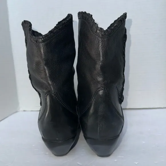 Zodiac Women’s Black Genuine Leather Laced Detail Cowboy Boots- Size 6